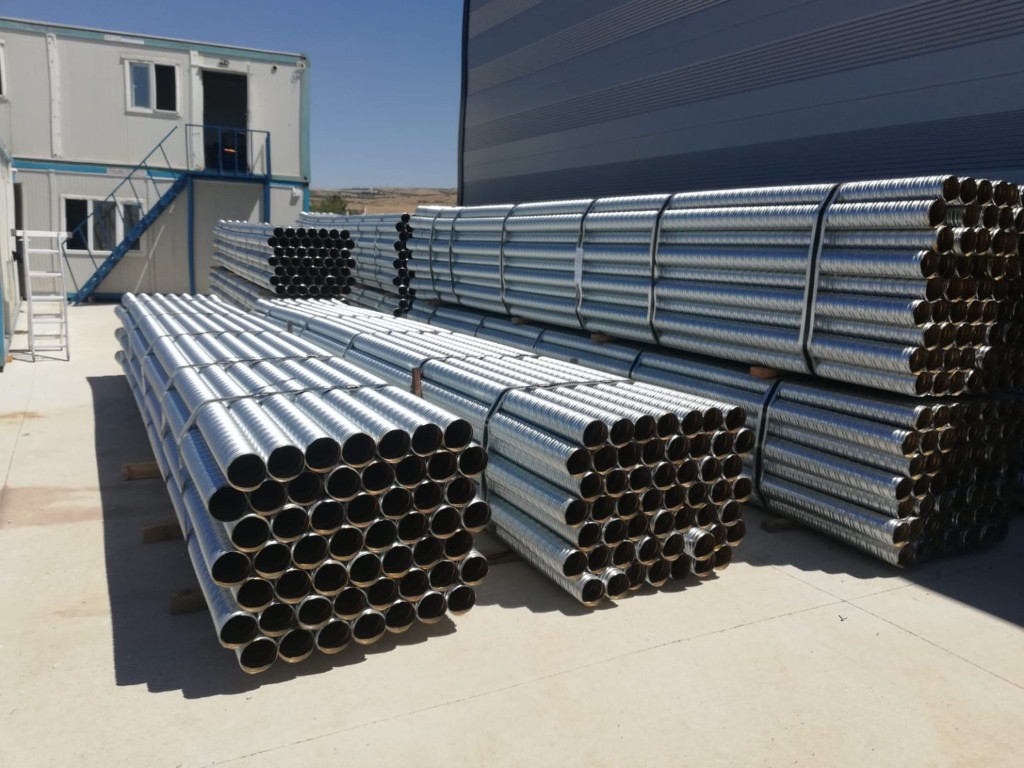 Galvanizli kılıf stok alanı